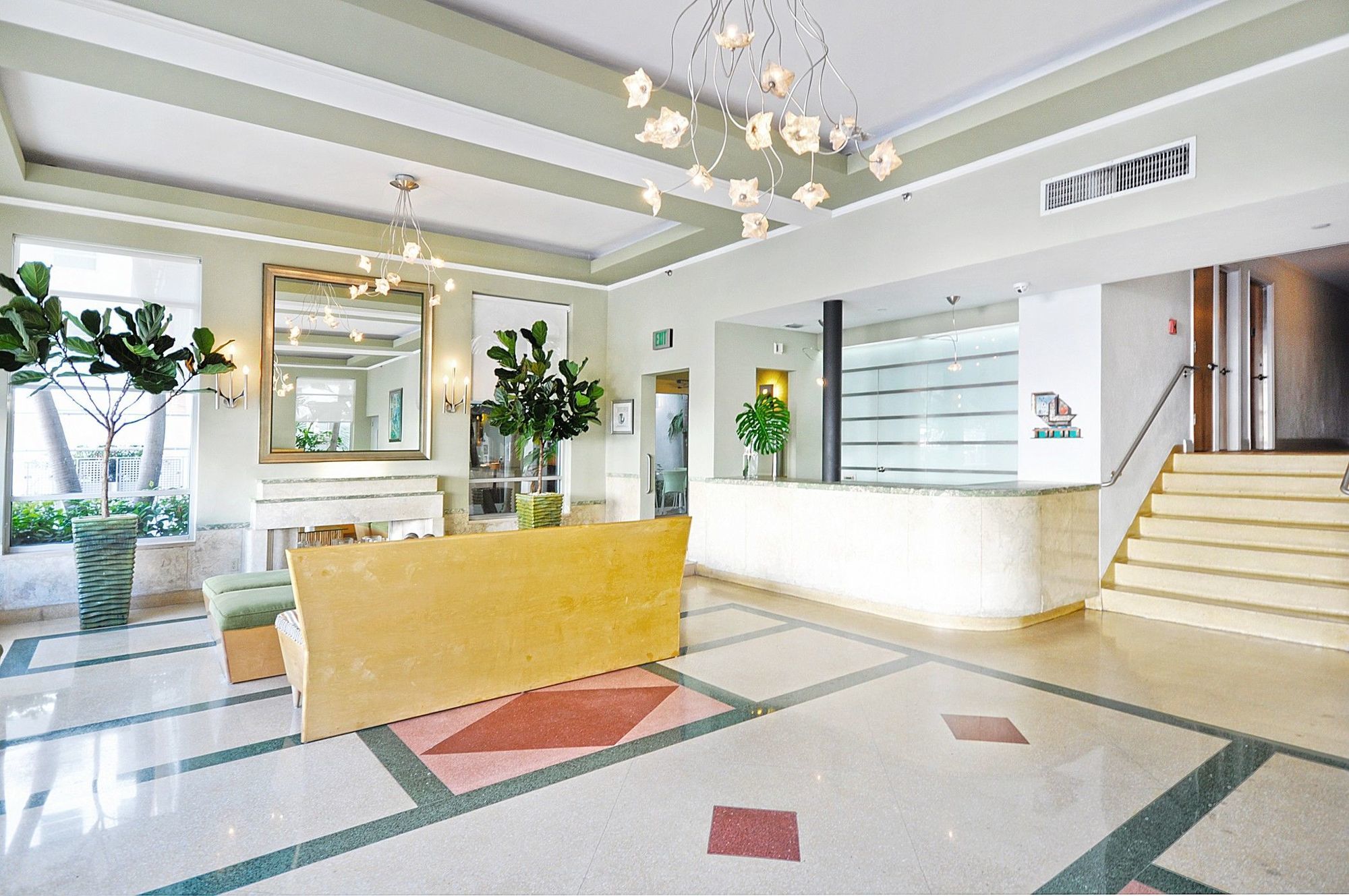 Crest Hotel Suites Miami Beach Exterior foto